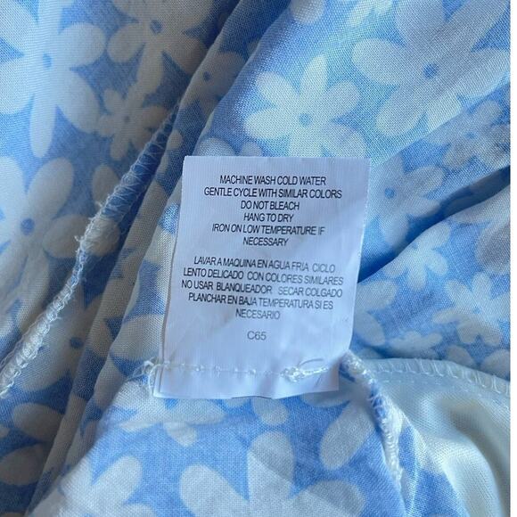 Lily Rose Blue Floral Tie Strap Smocked Back Ruffle Hem Romper - Size Juniors XL - Picture 9 of 10